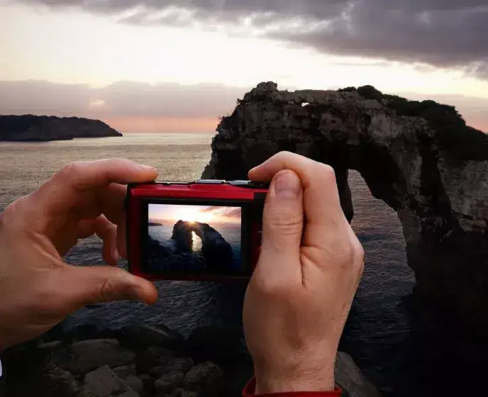F2.0 Lens